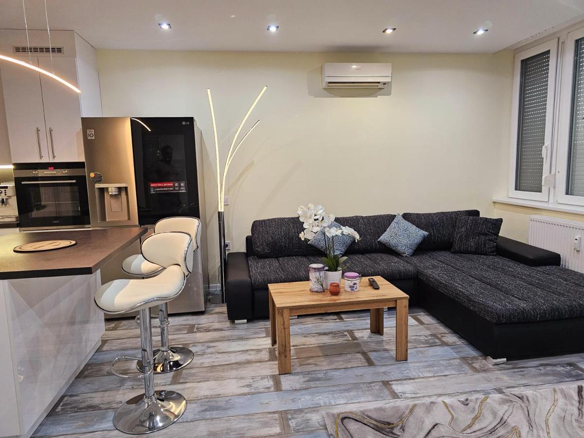 Апартаменты Urban Loft Шальготарьян Экстерьер фото